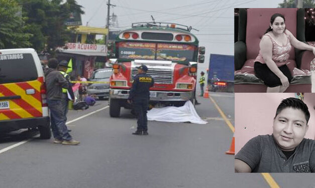 Pareja de motoristas muere al impactar de frente en contra de un bus extraurbano