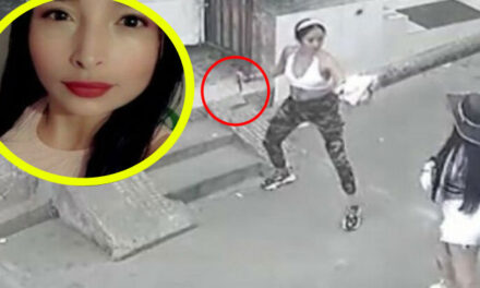 Dos mujeres se pelean con cuchillo, supuestamente por el amor de un hombre (Video)