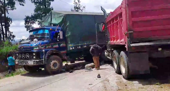 Fatal accidente se registra en la Ruta Interamericana, dejando una de las vías tapadas (Video)