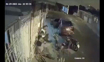 Hombre realizó un disparo al aire y terminó matando a su mejor amigo (Video)
