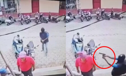Momento en que sicario asesina a un hombre frente a una tienda (Video)