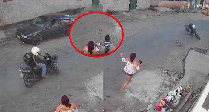 Madre se distrajo en el celular y motorista arrolló a su hijo (VIDEO)