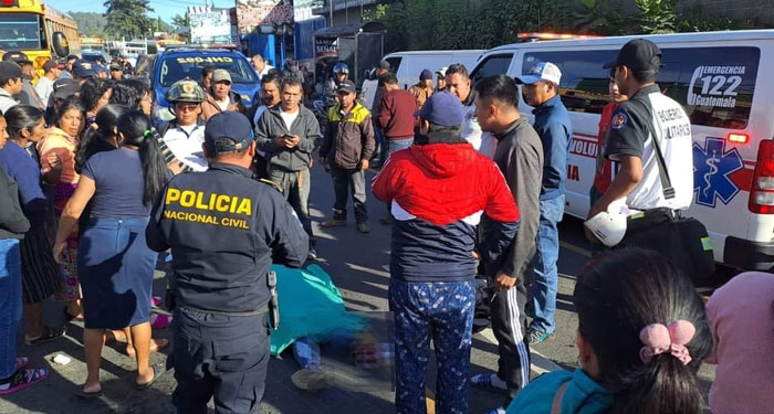 Pidió permiso en su trabajo para ir a ver a su hijo ser abanderado y perdió la vida en accidente