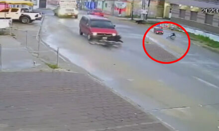 Huehuetenango: Momento en que motorista colisionó de frente con camioneta
