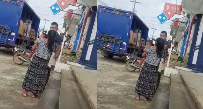 Buscan a hombre que le pegó a su esposa en la vía pública (Video)