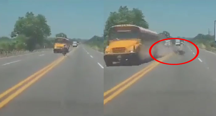 Motorista salen volando al ser impactado por un bus extraurbano (Video)