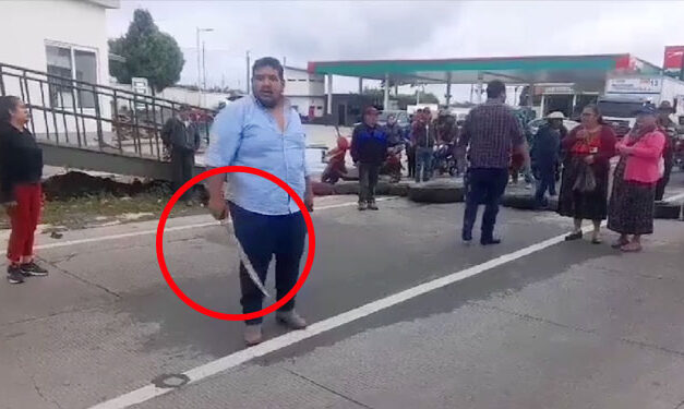 Transportistas armados desalojan a manifestantes con violencia en la Ruta Interamericana