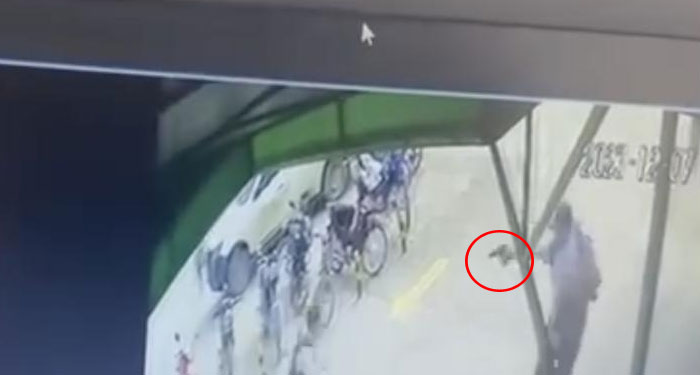 Enfrentamiento armado entre asaltantes y seguridad de un camión que transportaba cosas de valor