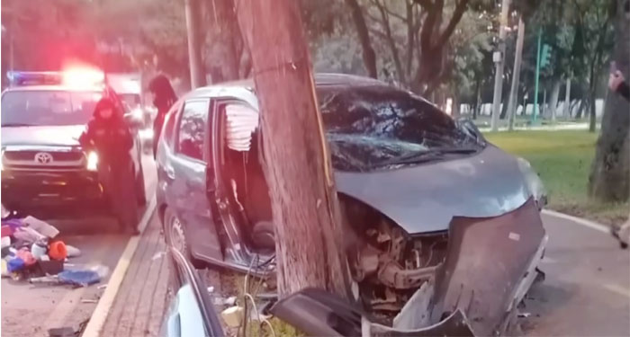 Terrorífico accidente en la avenida Reforma deja a un conductor gravemente (Video)