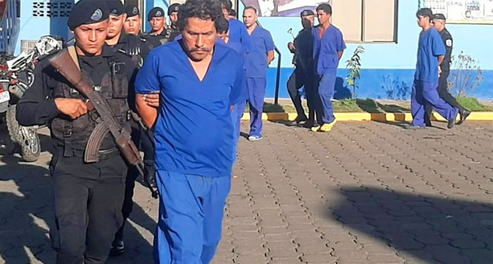 Hombre mata a su hermano de varios machetazos por una gallina